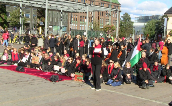 Demo in Helsinki mourns Gaza victims, demands recognition of Palestinian state