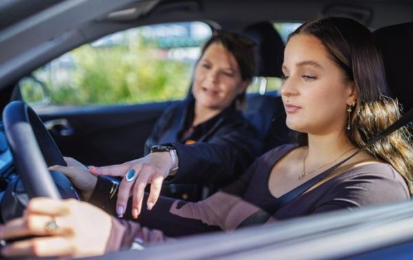 Govt moves to ban night-time driving for 17-year-olds Govt moves to ban night-time driving for 17-year-olds